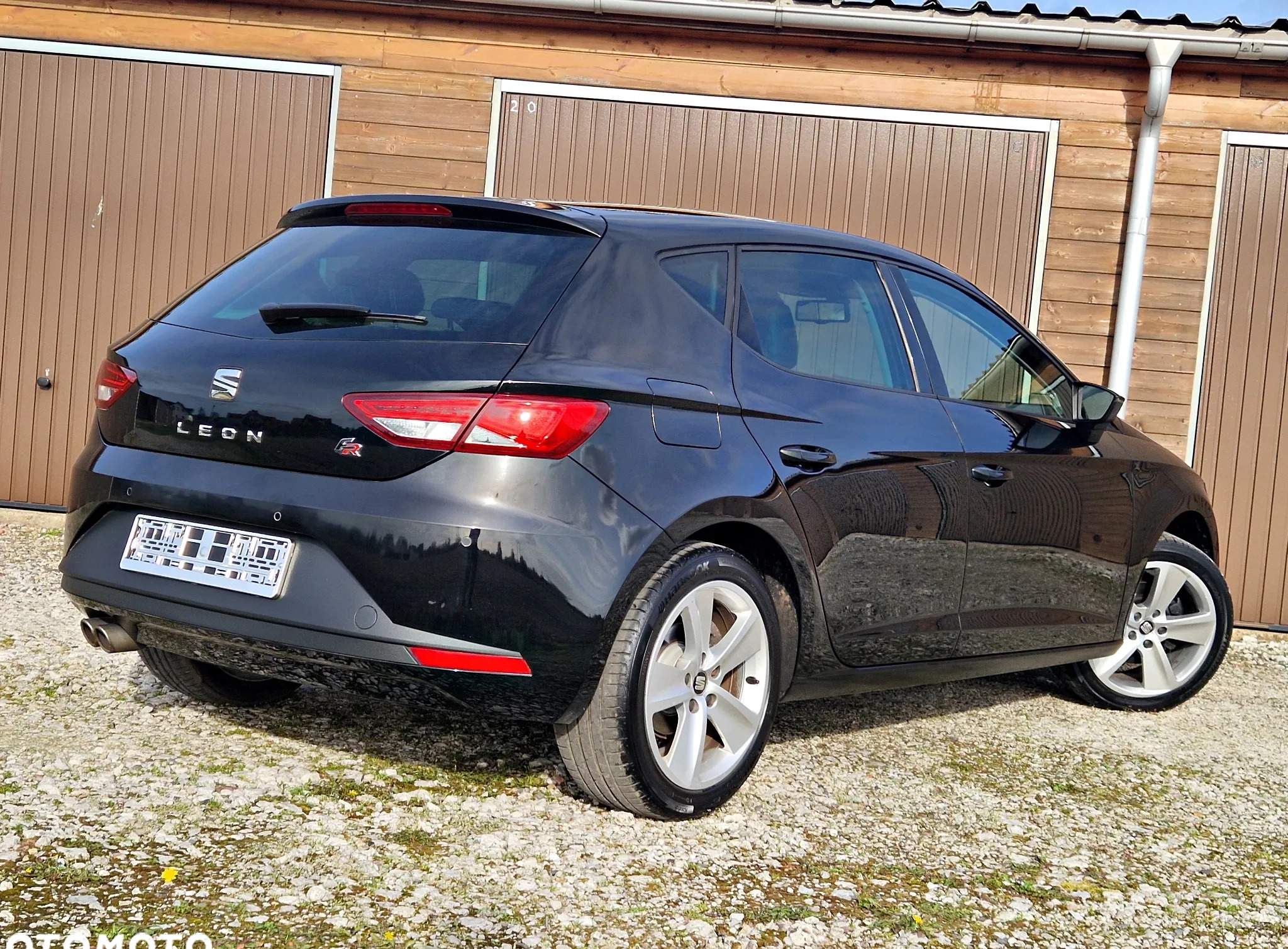 Seat Leon cena 47900 przebieg: 208000, rok produkcji 2015 z Września małe 781